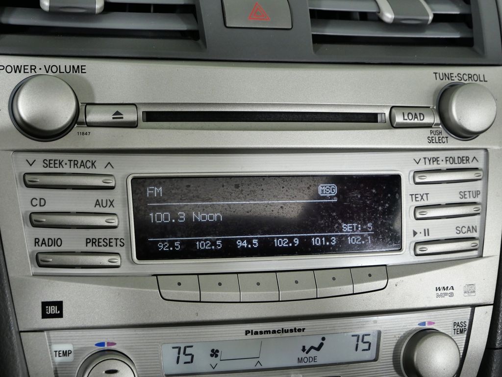 Thumbnail: 2011 Toyota Camry - 41