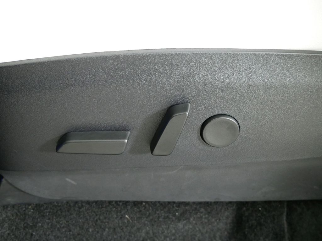 Thumbnail: 2020 Tesla Model Y - 32