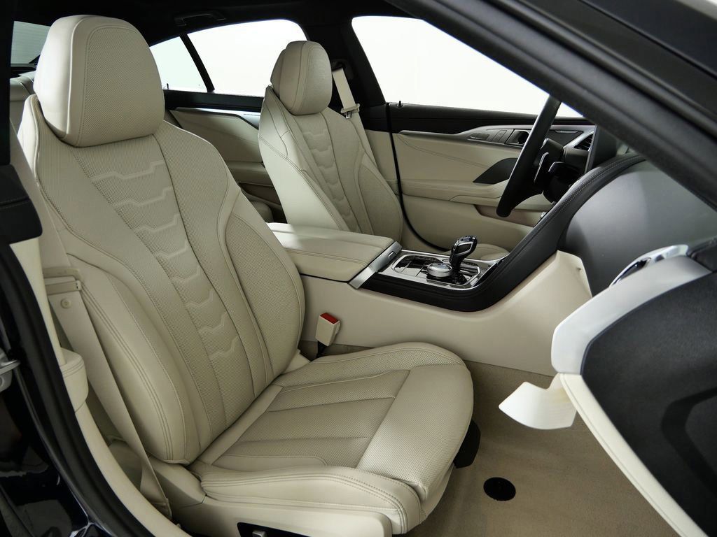Thumbnail: 2026 BMW 8 Series - 22