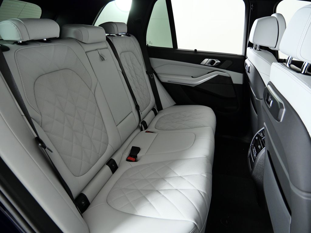 Thumbnail: 2026 BMW X5 - 27