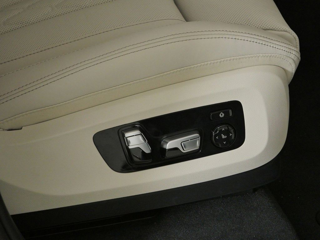 Thumbnail: 2026 BMW X5 - 22
