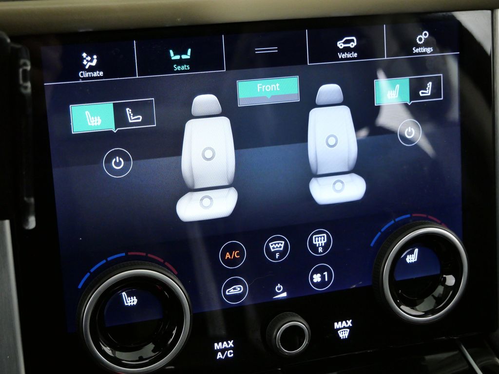 Thumbnail: 2018 Land Rover Range Rover - 47