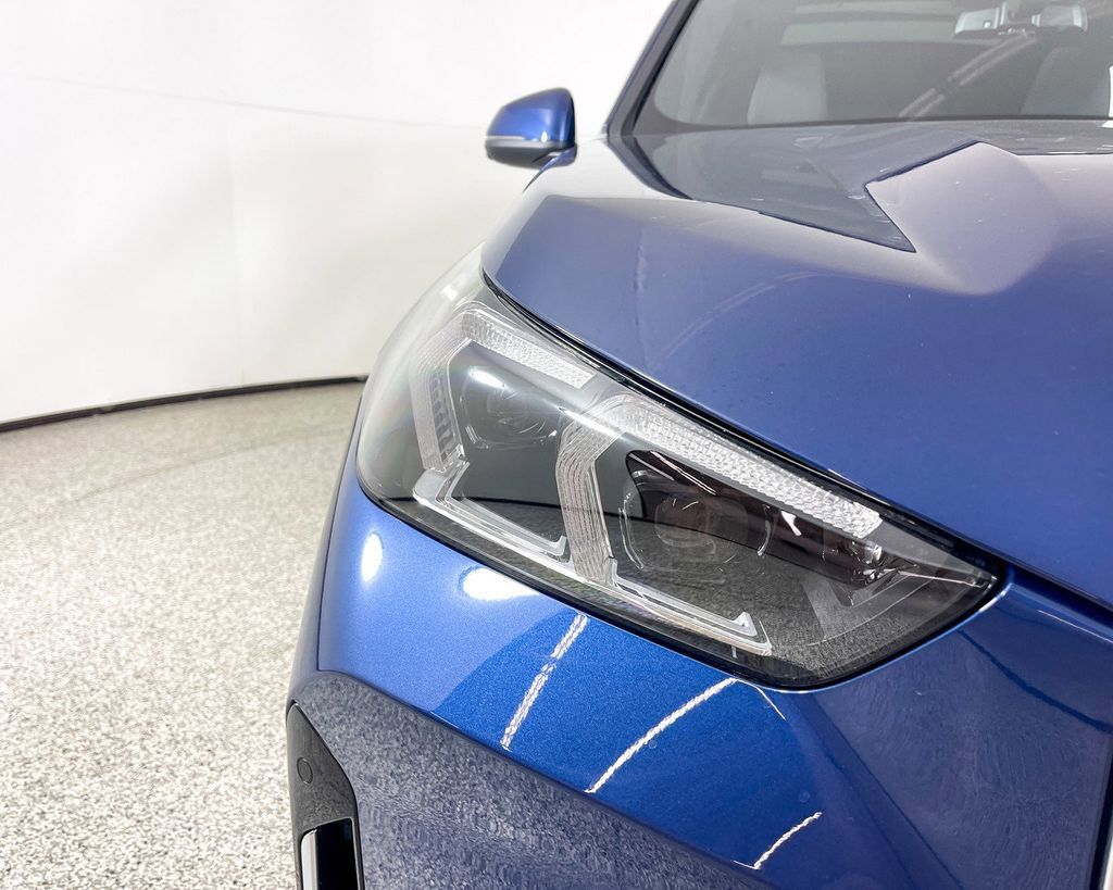 Thumbnail: 2025 BMW X1 - 10