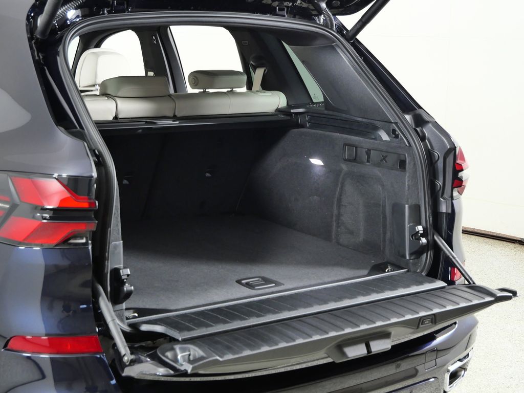 Thumbnail: 2026 BMW X5 - 29