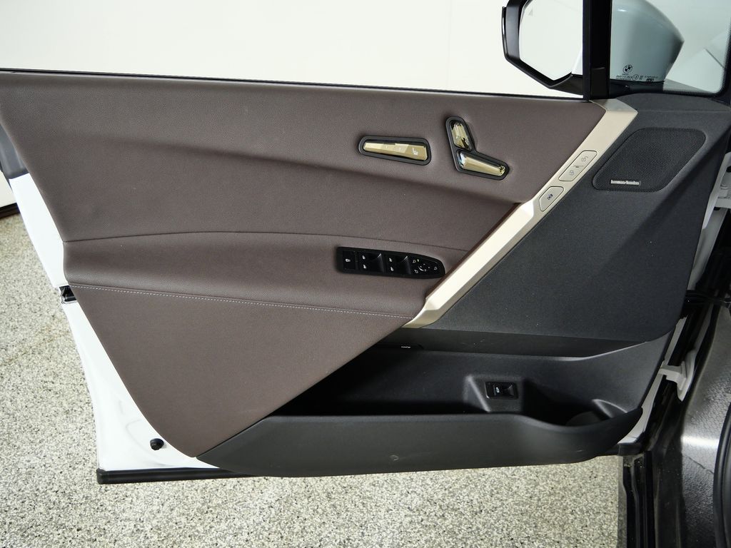 Thumbnail: 2023 BMW iX - 37