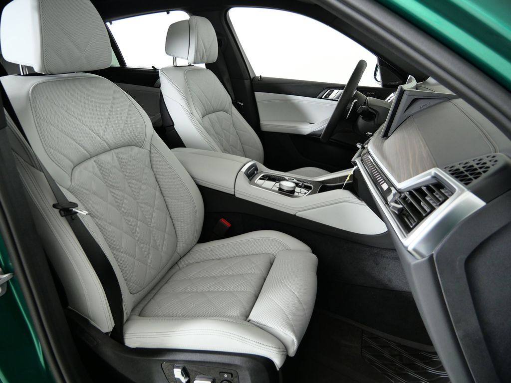 Thumbnail: 2026 BMW X6 - 21