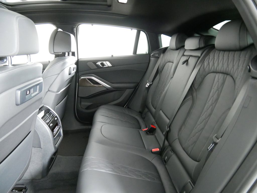 2023 BMW X6 xDrive40i 33
