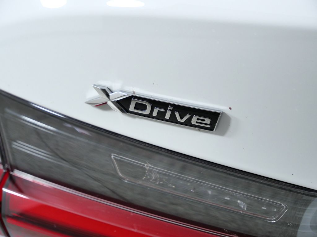 Thumbnail: 2026 BMW 3 Series - 13