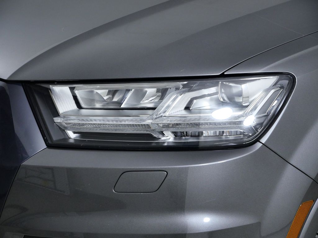 Thumbnail: 2019 Audi Q7 - 4