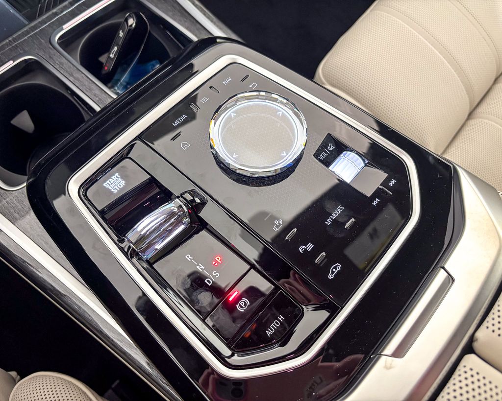 Thumbnail: 2025 BMW 7 Series - 45