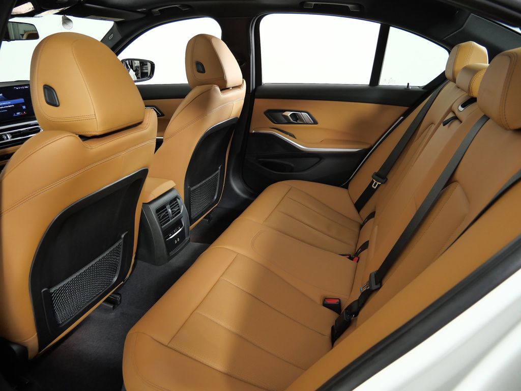 Thumbnail: 2023 BMW 3 Series - 34