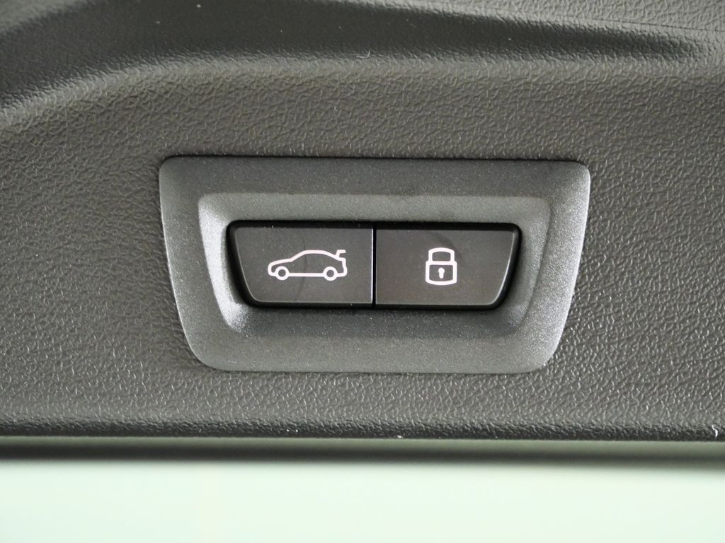 Thumbnail: 2026 BMW X5 - 30