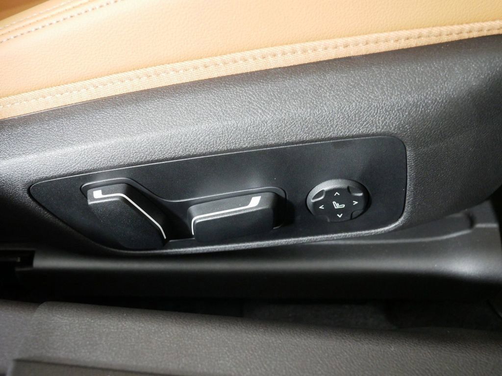 Thumbnail: 2025 BMW 3 Series - 24