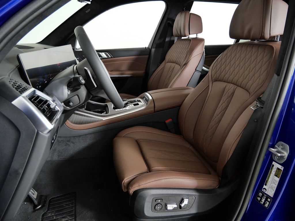 Thumbnail: 2026 BMW X7 - 36