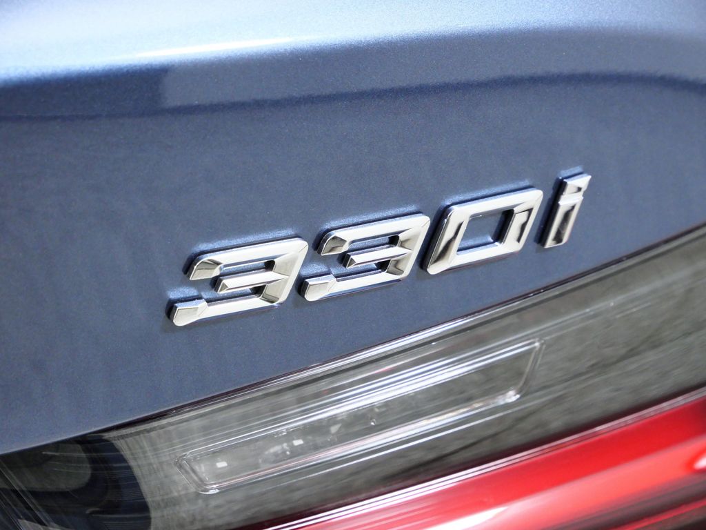 Thumbnail: 2026 BMW 3 Series - 12