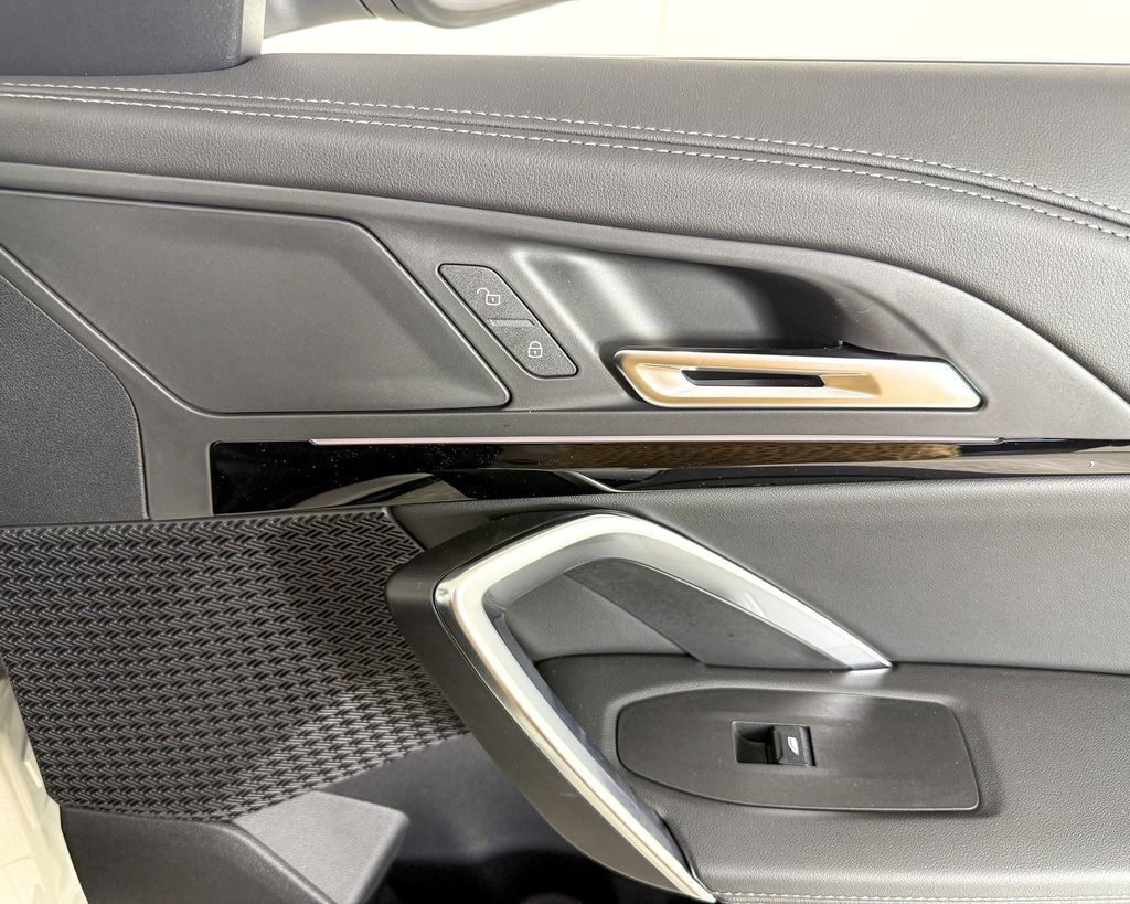 Thumbnail: 2025 BMW X1 - 25