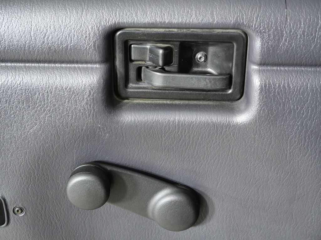 Thumbnail: 2001 Jeep Wrangler - 32