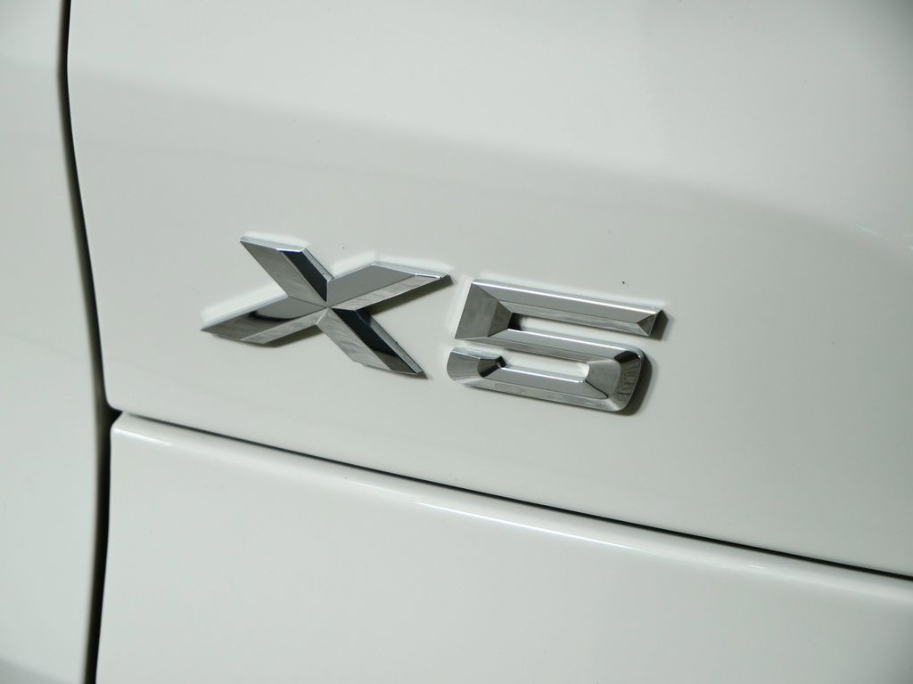 Thumbnail: 2023 BMW X5 - 15
