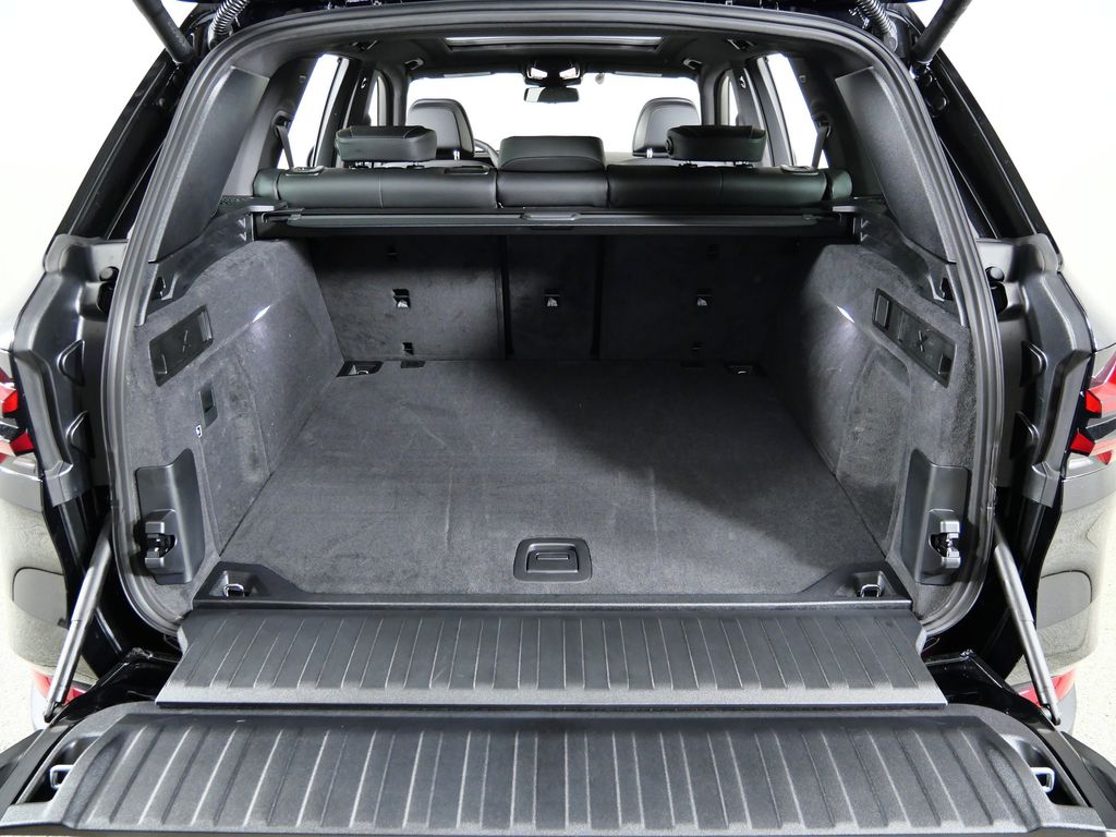 Thumbnail: 2026 BMW X5 - 28