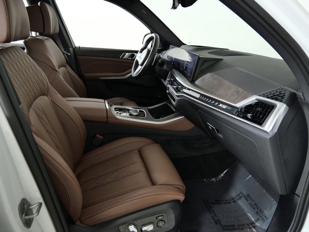 Thumbnail: 2026 BMW X5 - 21