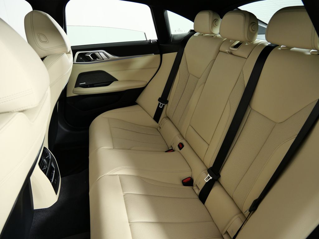 Thumbnail: 2025 BMW i4 - 31