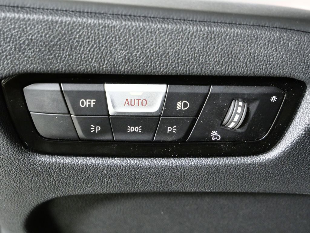 Thumbnail: 2026 BMW i4 - 39