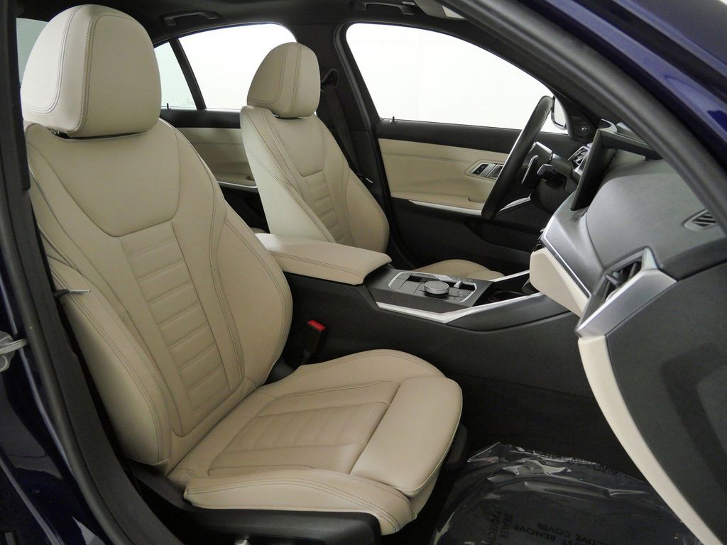 Thumbnail: 2023 BMW 3 Series - 26