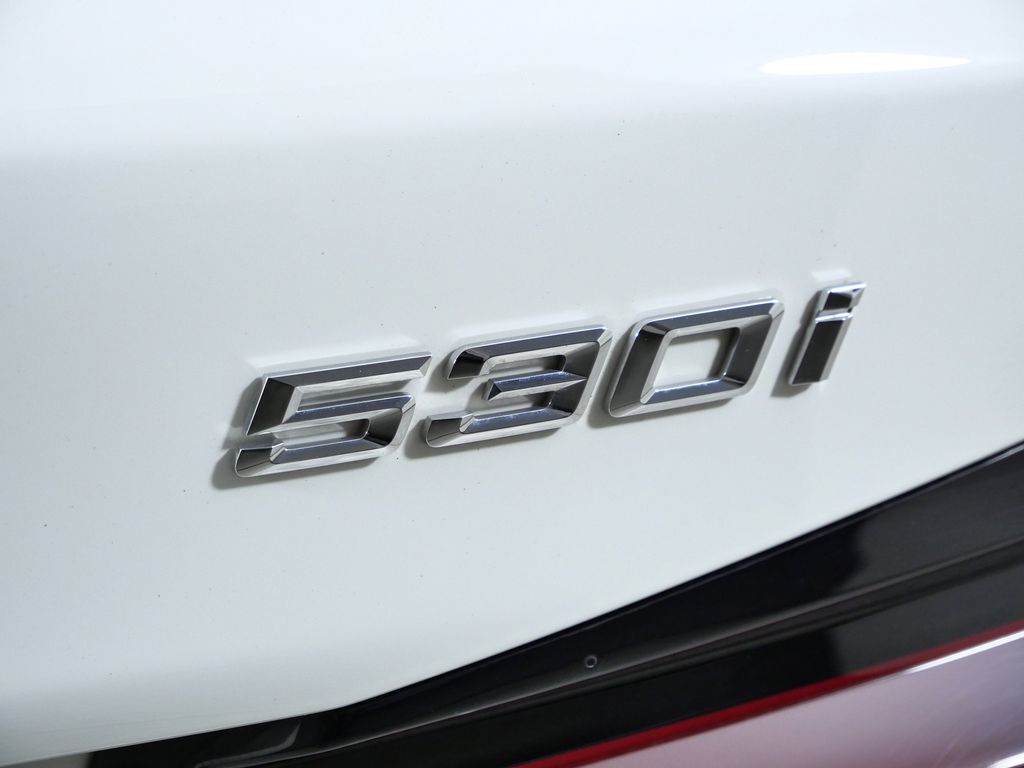 Thumbnail: 2022 BMW 5 Series - 13