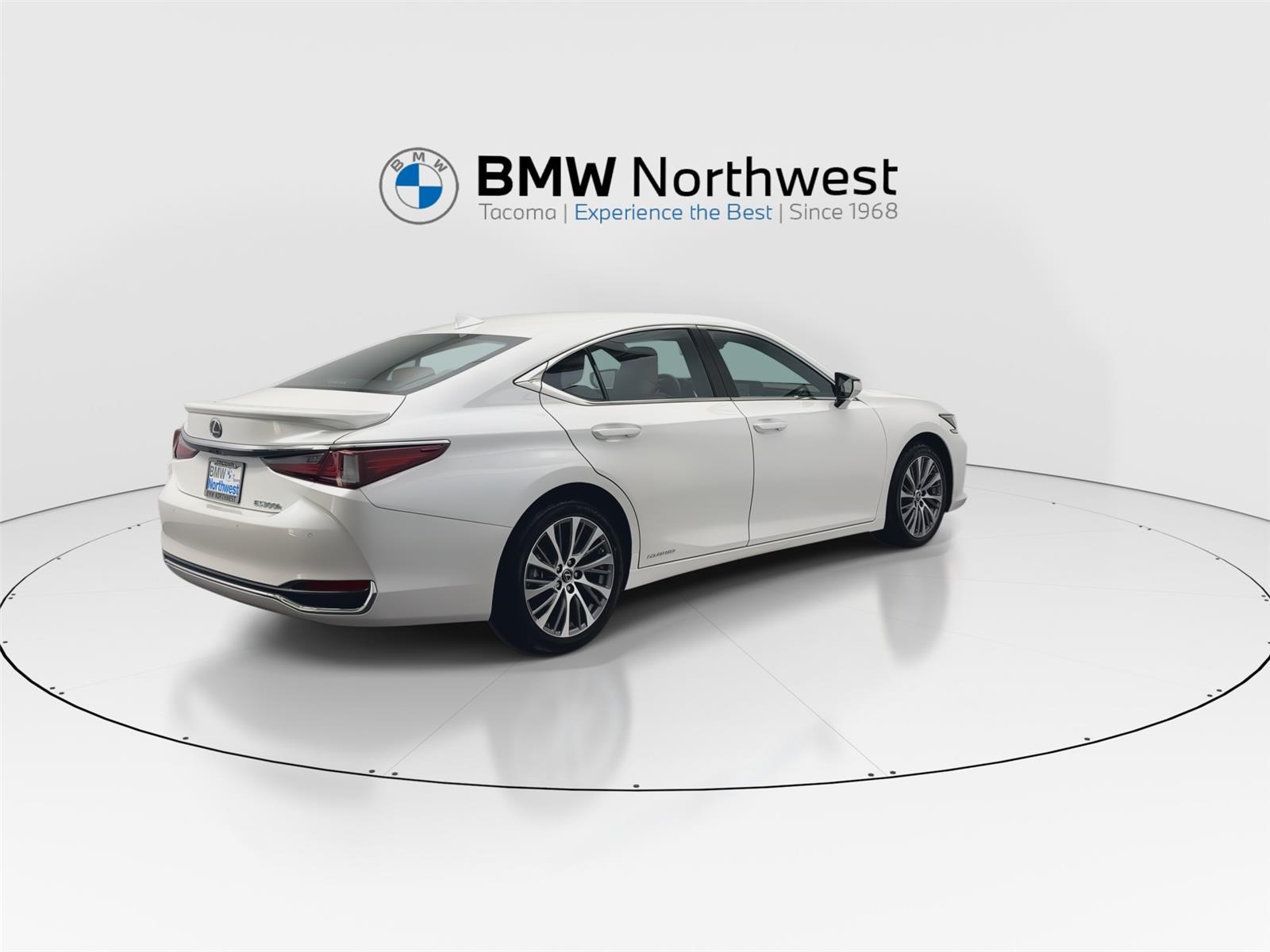 2021 Lexus ES 300h photo 3