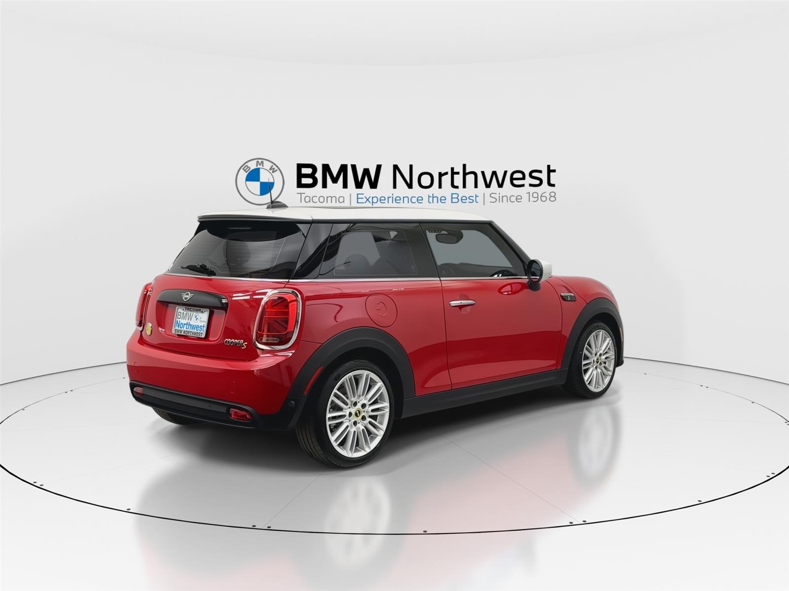 2024 Mini Cooper 2 Door Hardtop SE photo 3