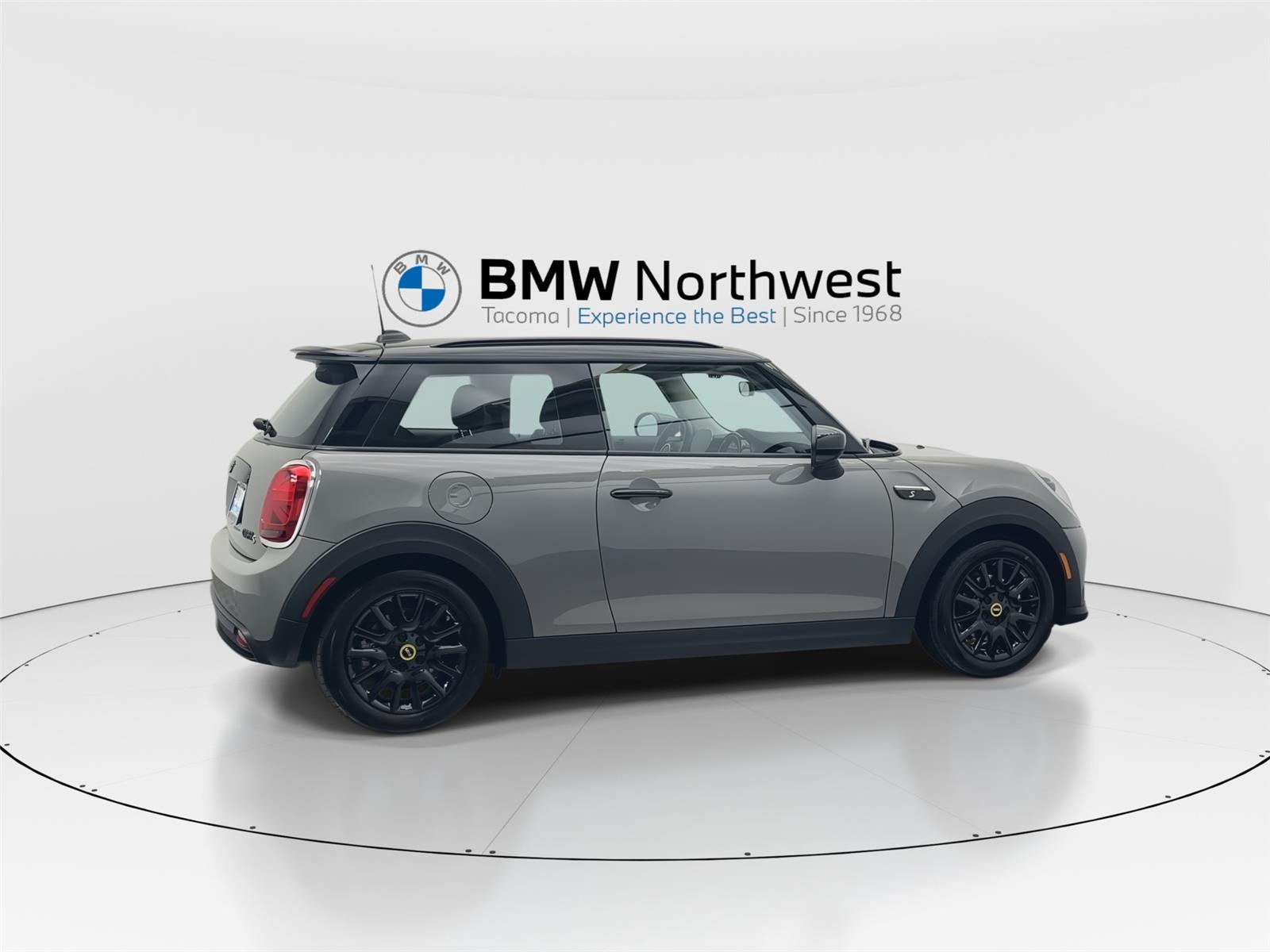 2022 Mini Cooper 2 Door Hardtop SE photo 3