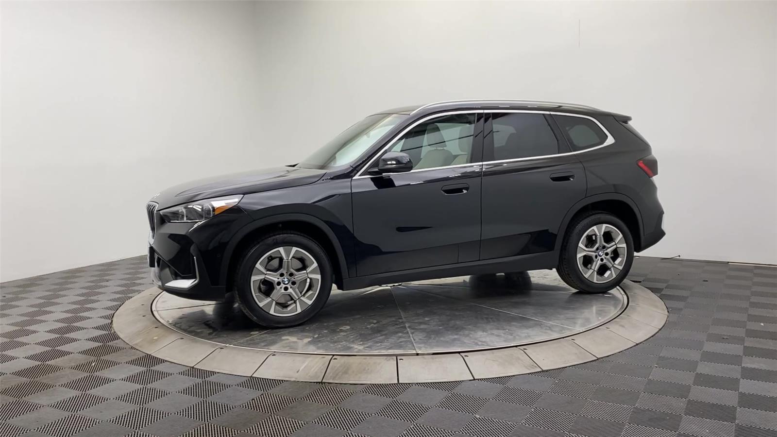 2023 Bmw X1 XDrive28i photo 3