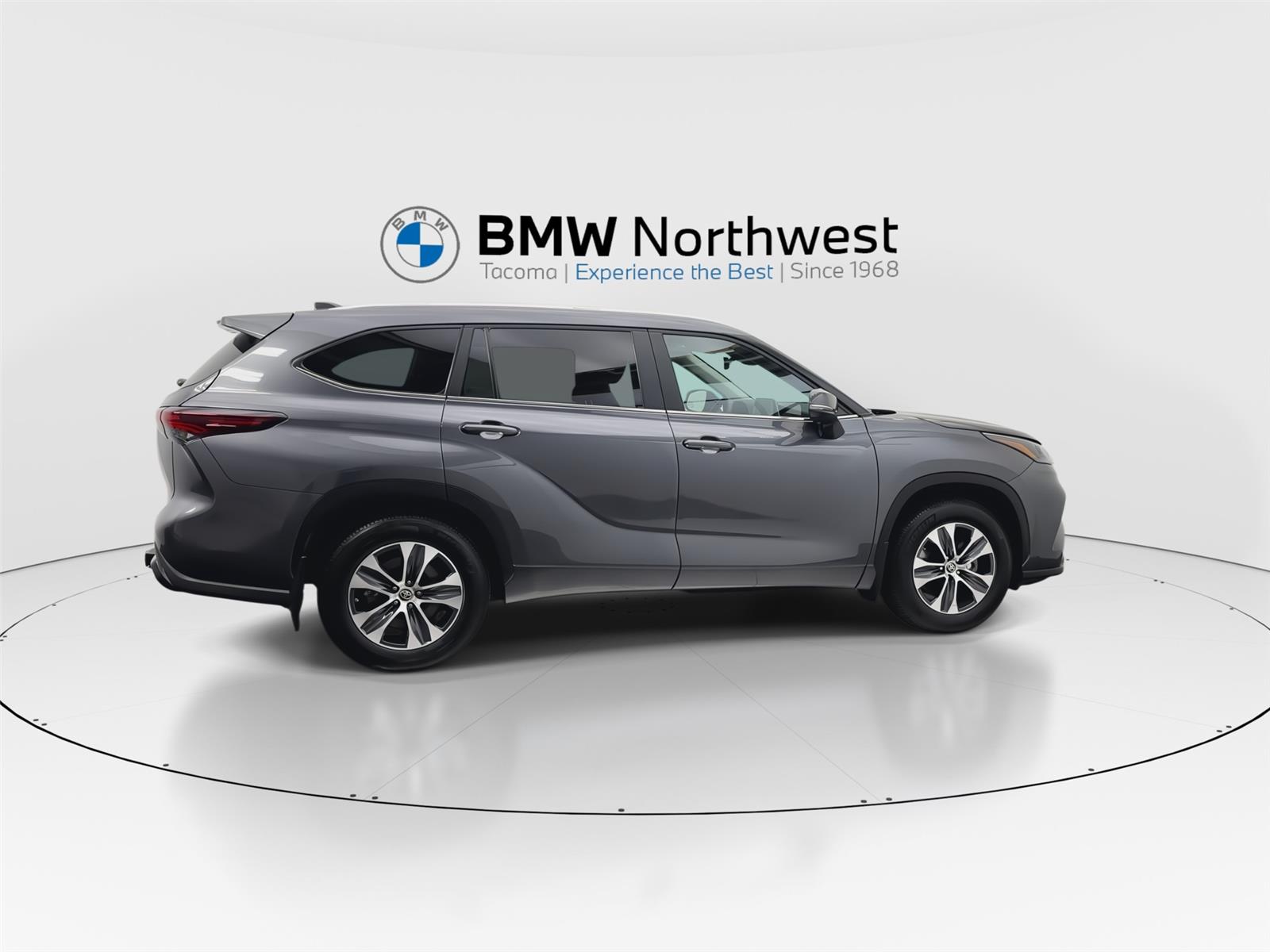 2024 Toyota Highlander XLE photo 4