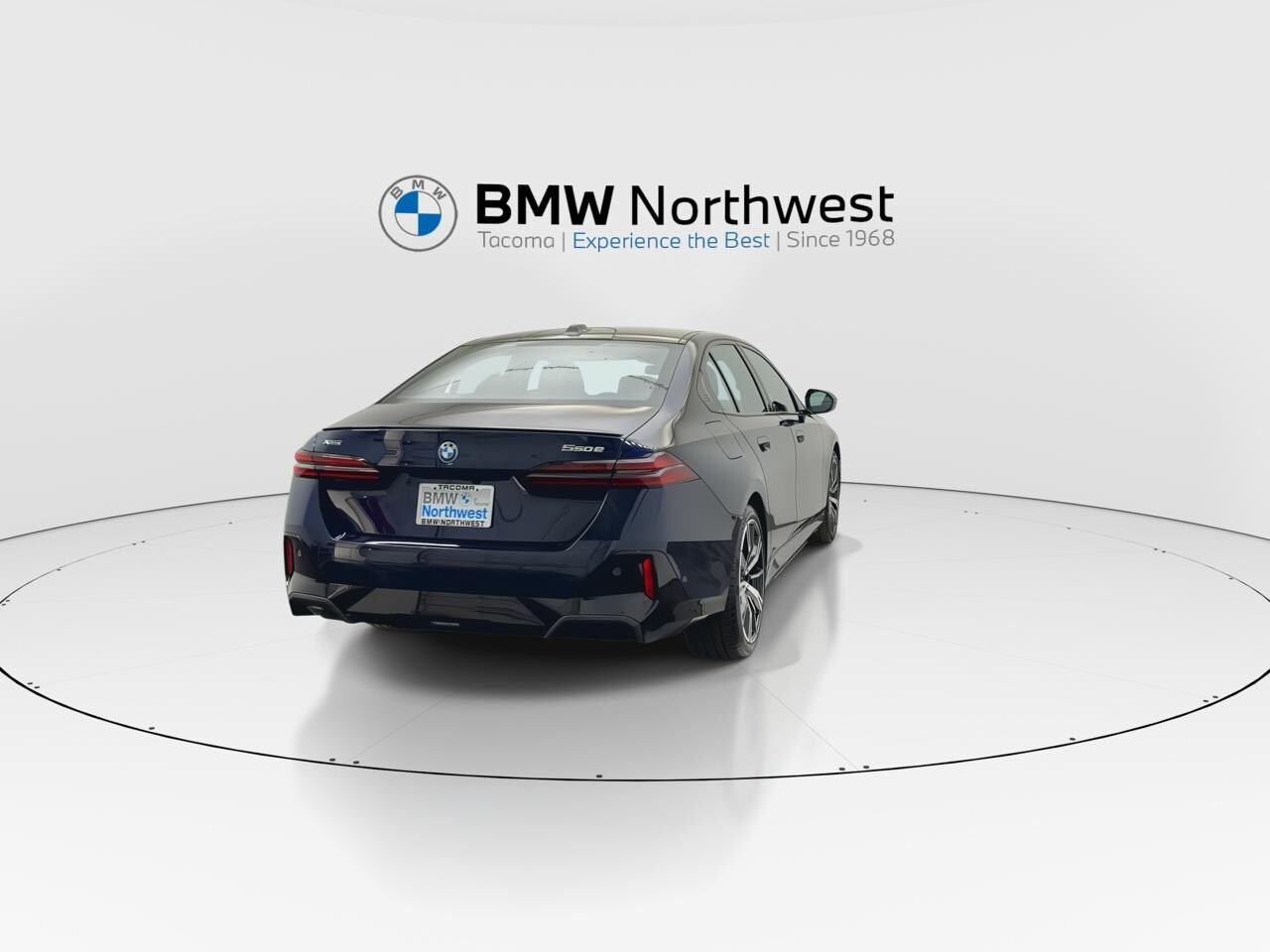 2026 Bmw 550e xDrive photo 2