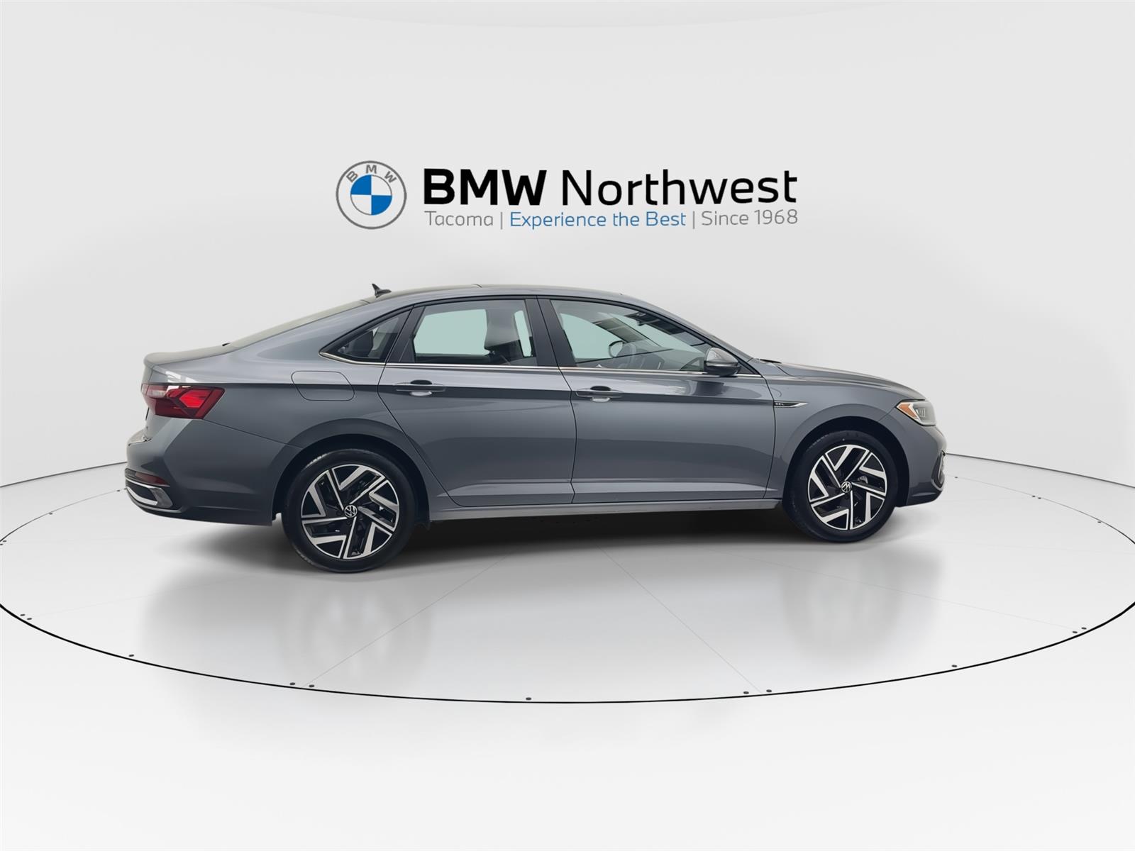 2023 Volkswagen Jetta SEL photo 4