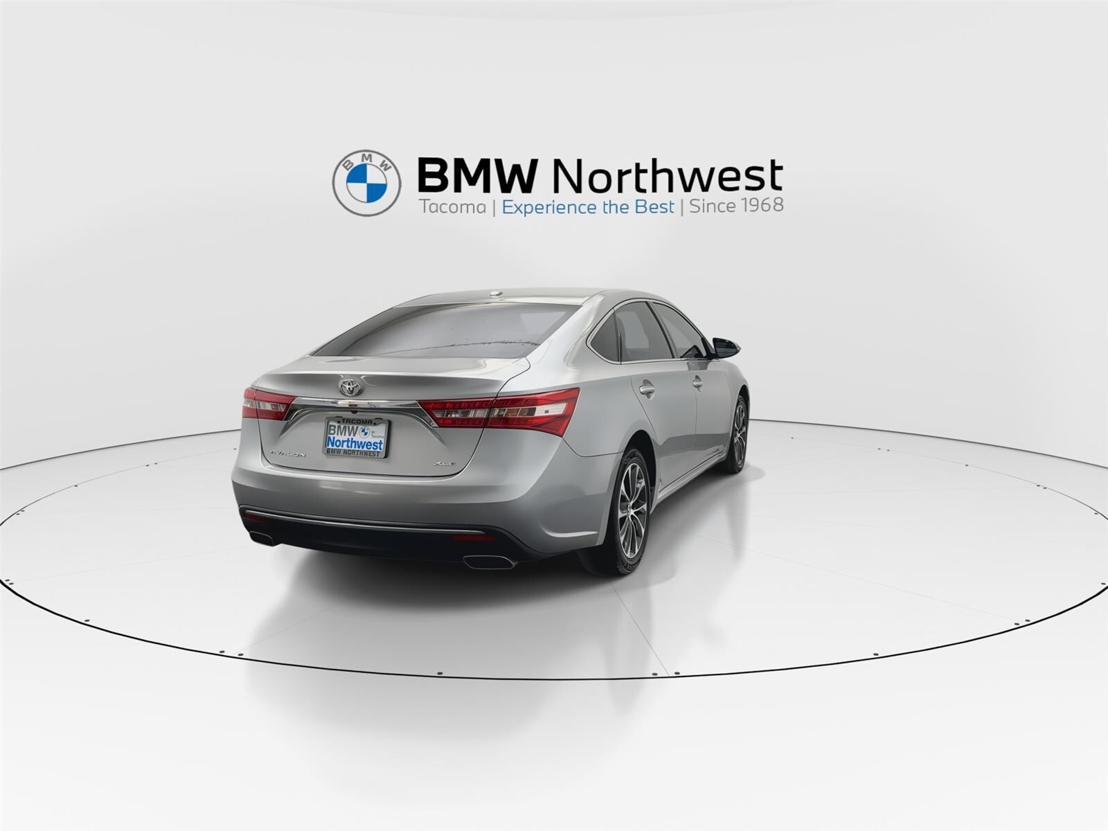 2017 Toyota Avalon XLE Premium photo 2