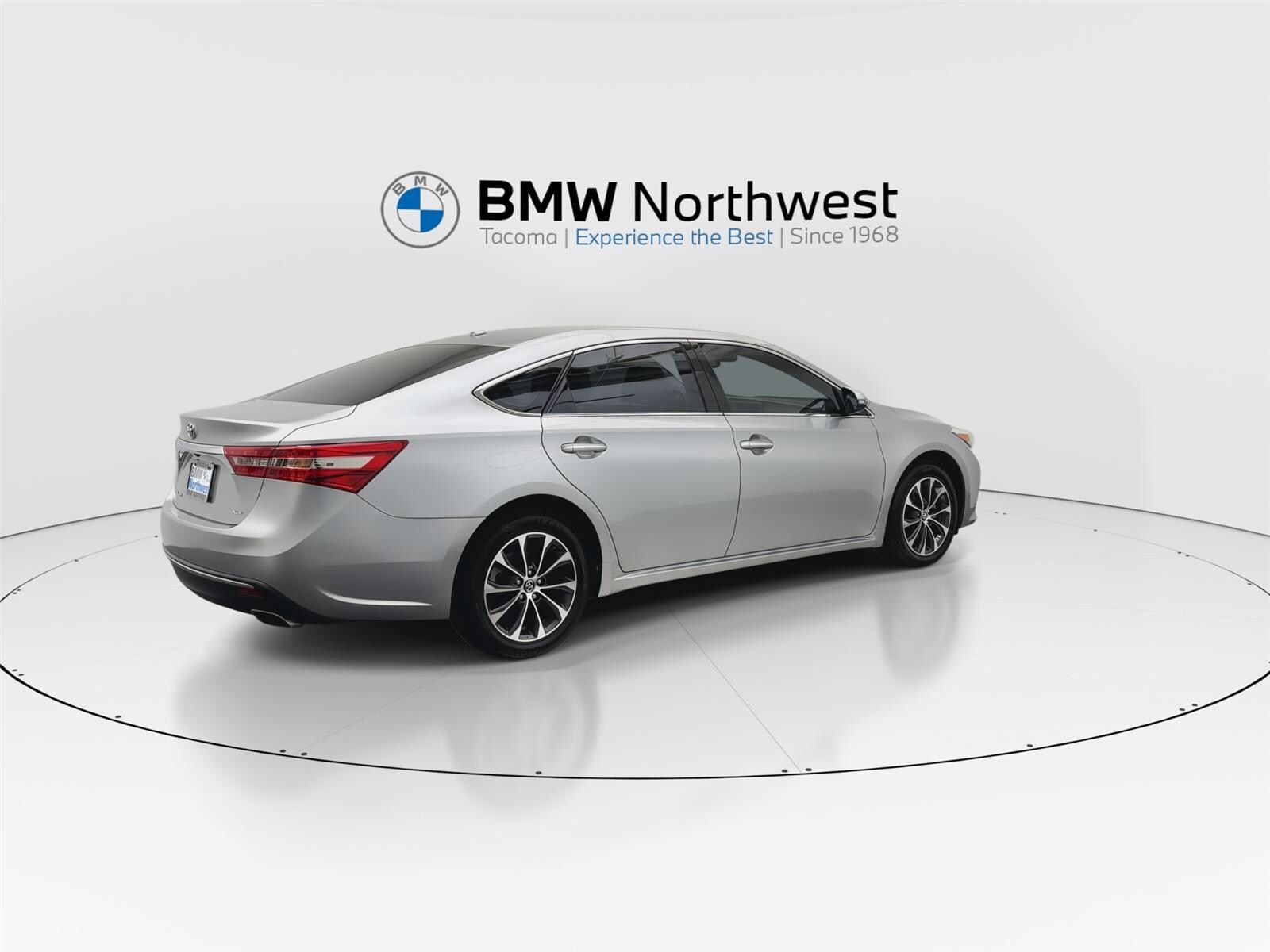 2017 Toyota Avalon XLE Premium photo 3