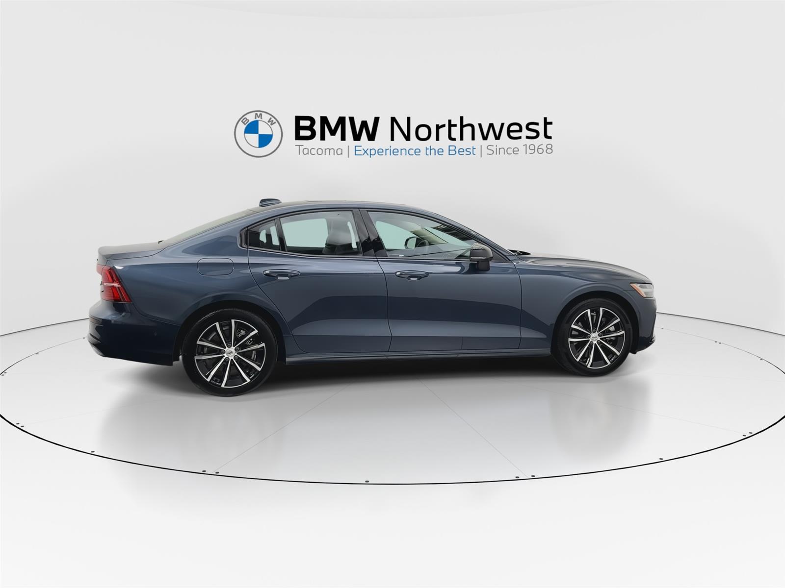 2023 Volvo S60 Recharge Plus photo 4