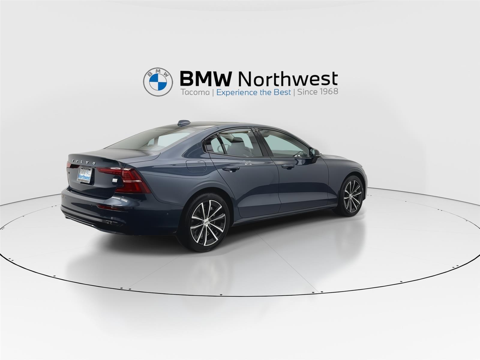 2023 Volvo S60 Recharge Plus photo 3