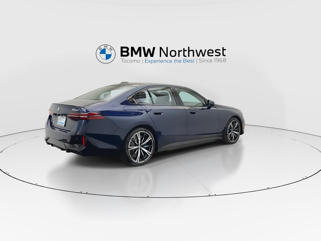 2026 Bmw 550e xDrive photo 3