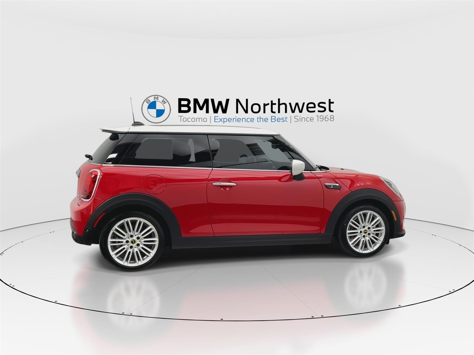 2024 Mini Cooper 2 Door Hardtop SE photo 4