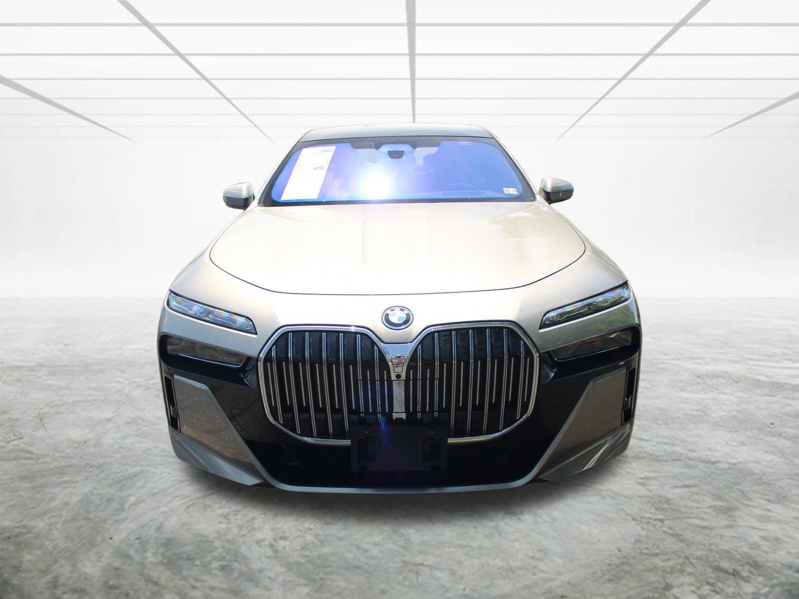 2024 Bmw 750e 750e xDrive photo 2