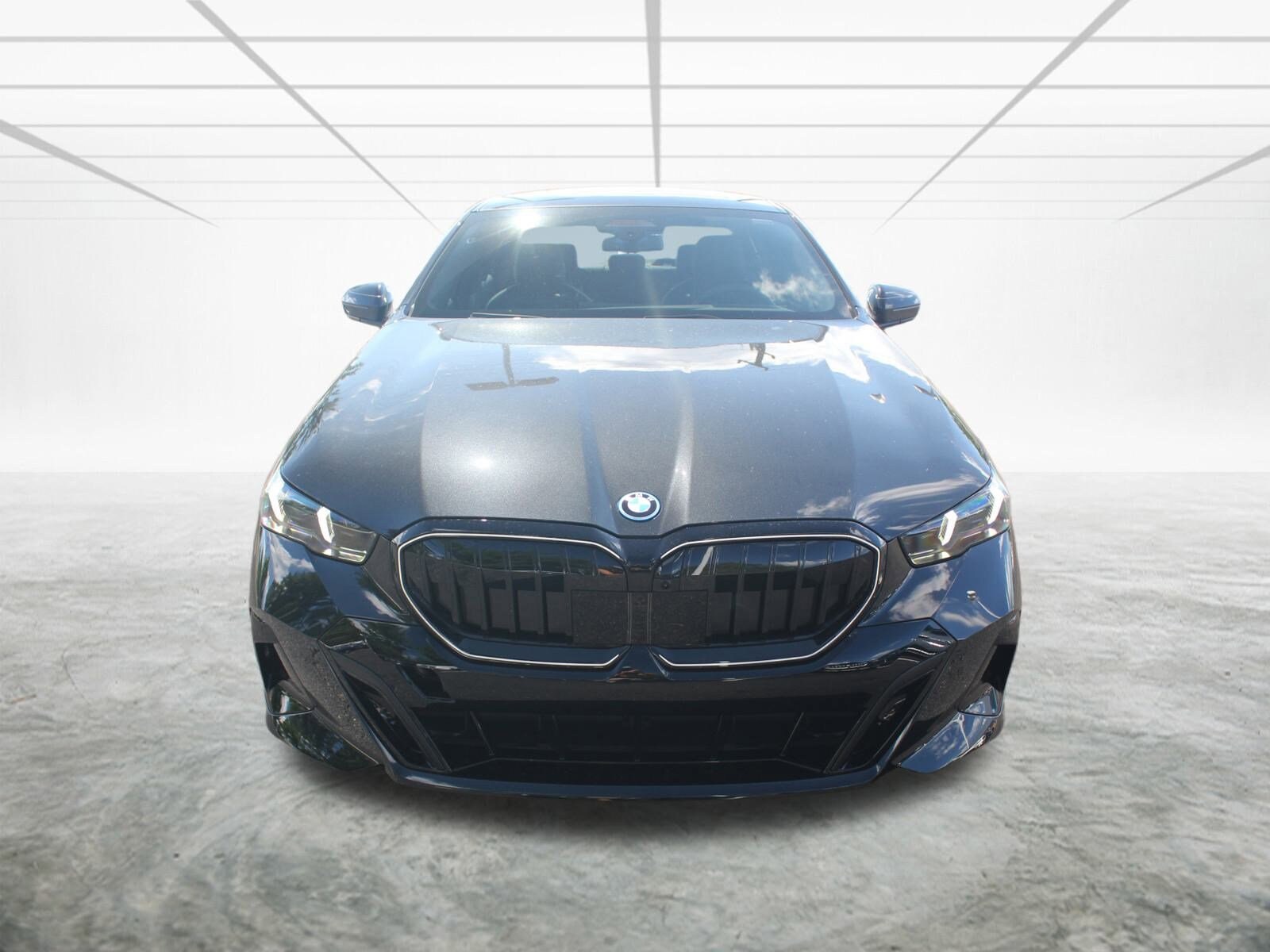 2026 Bmw 550e xDrive photo 3
