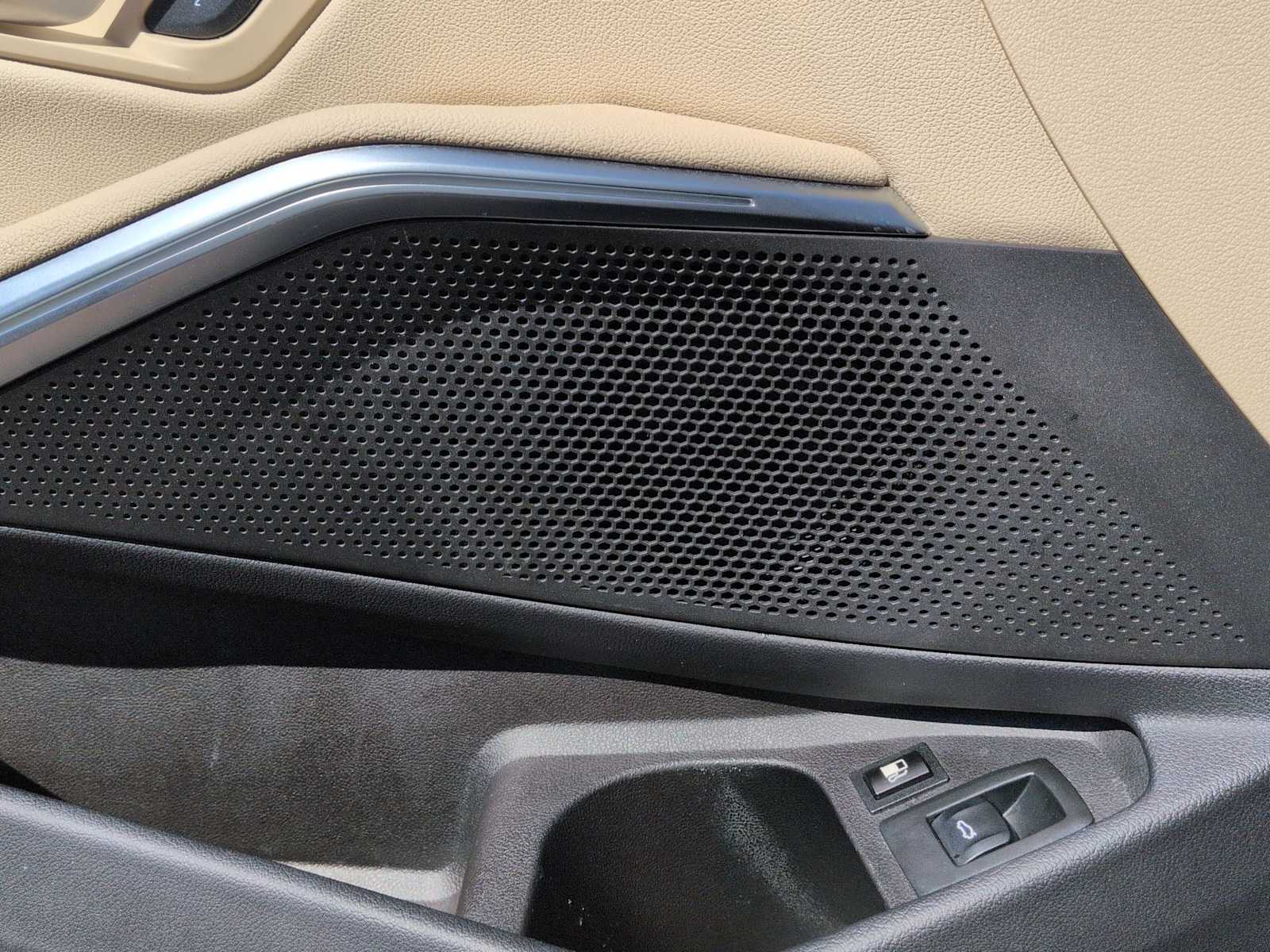 Thumbnail: 2021 BMW 3 Series - 32