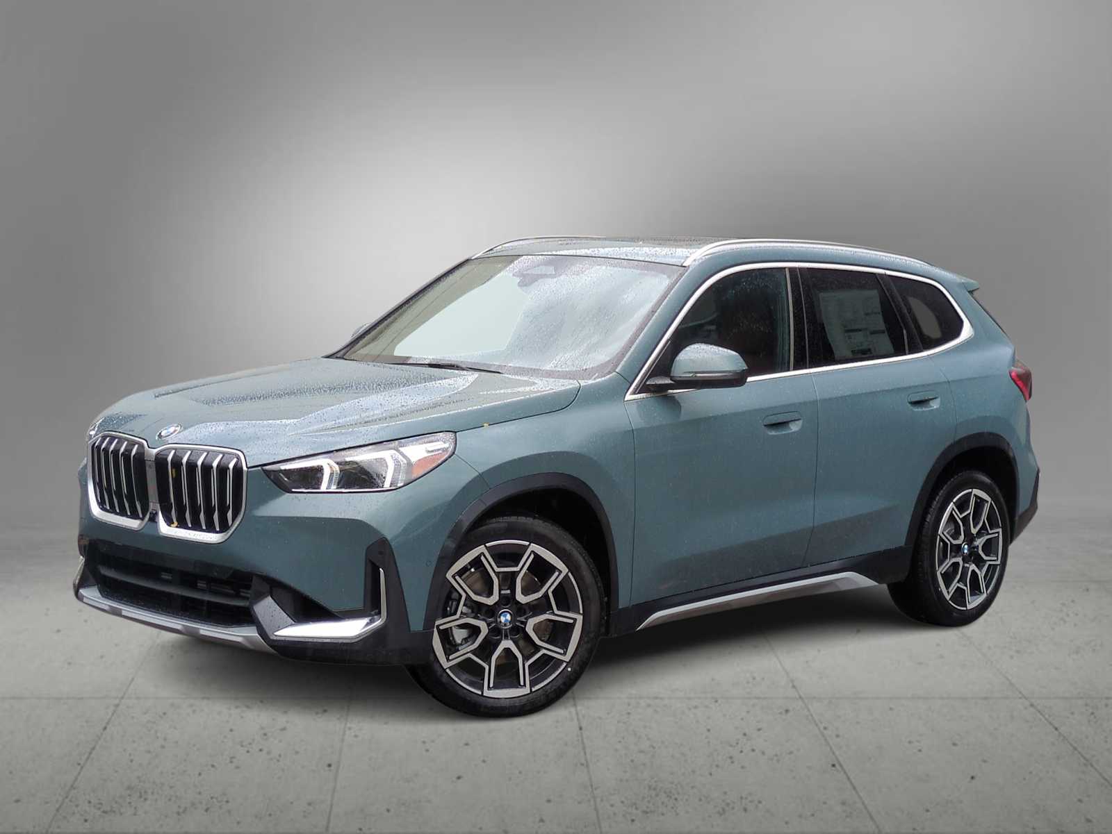 2026 BMW X1 28i's photo