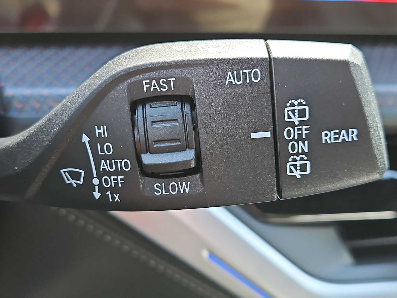 Thumbnail: 2026 BMW XM - 32