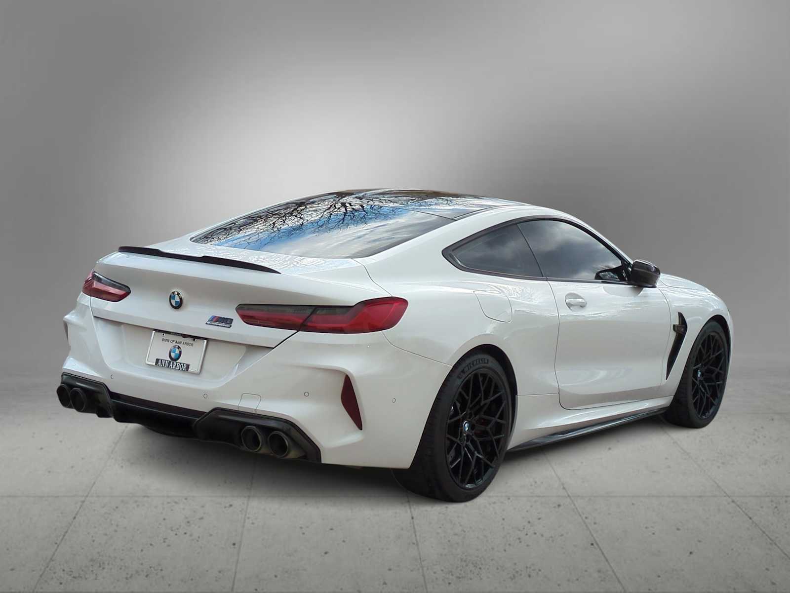 Thumbnail: 2025 BMW M8 - 8