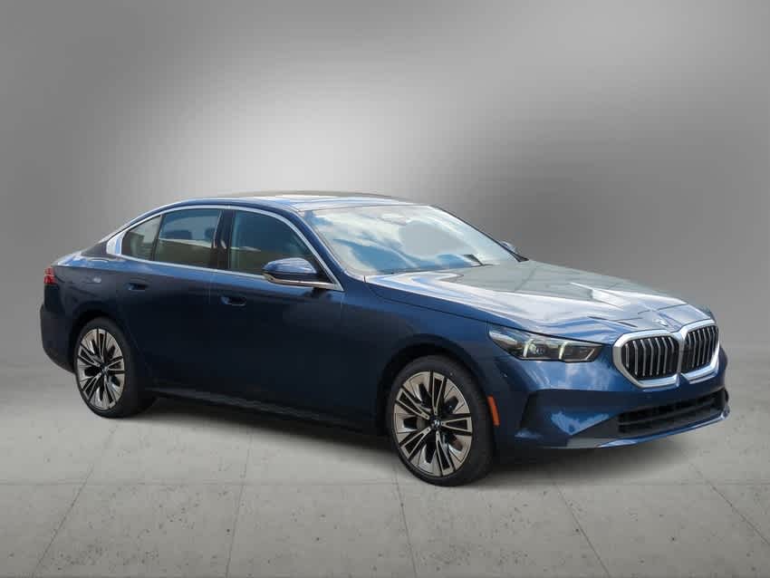Thumbnail: 2026 BMW 5 Series - 2