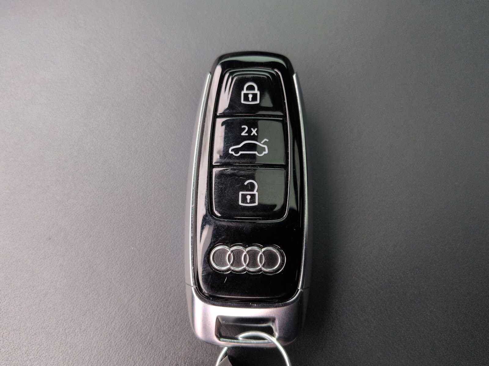 Thumbnail: 2023 Audi SQ8 - 37