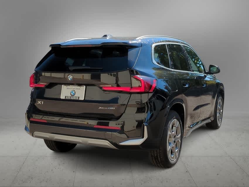 2025 BMW X1 xDrive28i 8